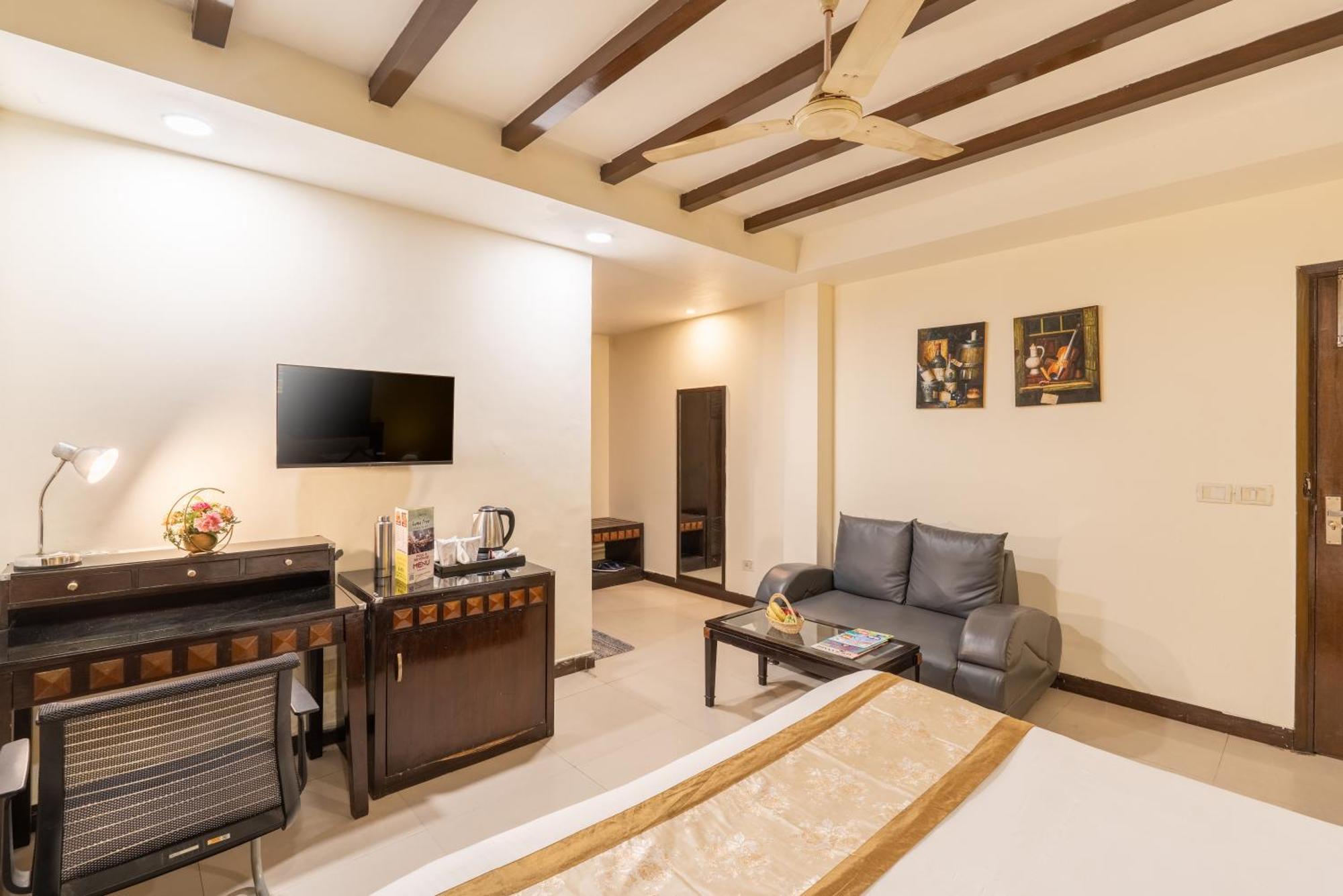 Lime Stays B&B Gk-2 At Greater Kailash Metro South Delhi Nearby Saket Select City Nova Deli Exterior foto